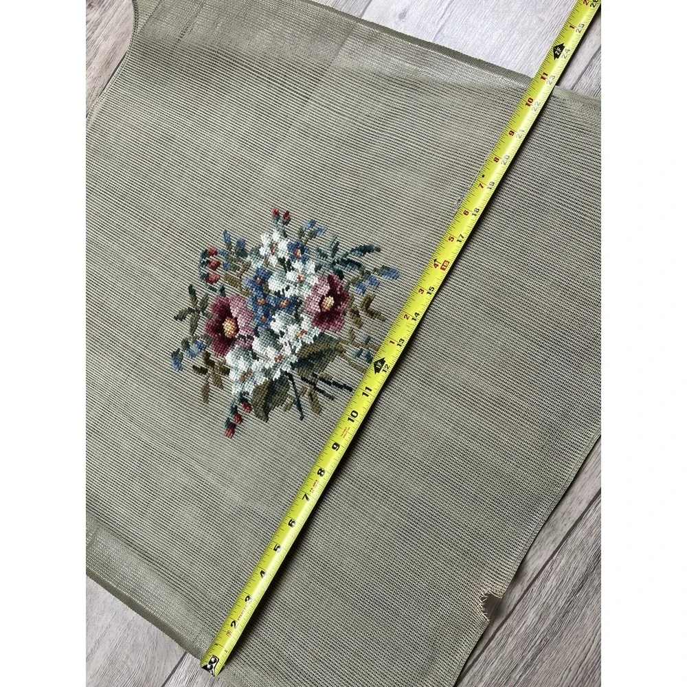 Paragon Needlepoint Tapestry Finished Floral Piece Art. 2100 B 6527 Embroidery